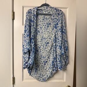 Lucky Brand Blue and White Floral Open-Front Shrug Kimono